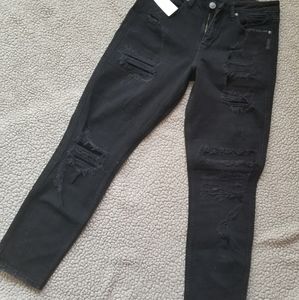 Silver Jeans Jeans - NWT silver east end cropped jeans Silver Jeans Jeans - NWT silver east end cropped jeans